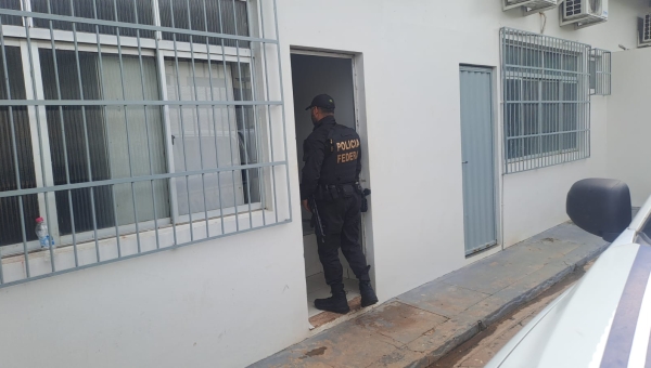 Em Feijó, PF prende em flagrante duas pessoas pela aquisição e recebimento de dinheiro falso